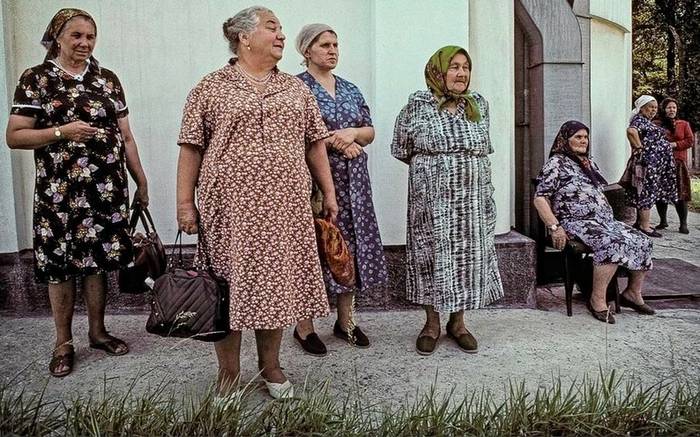 Почему наши женщины ходят дома в халатах