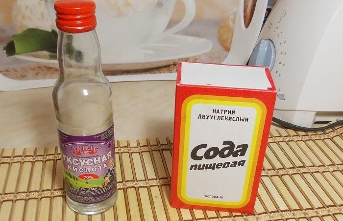 Уксус и пищевая сода от пятен