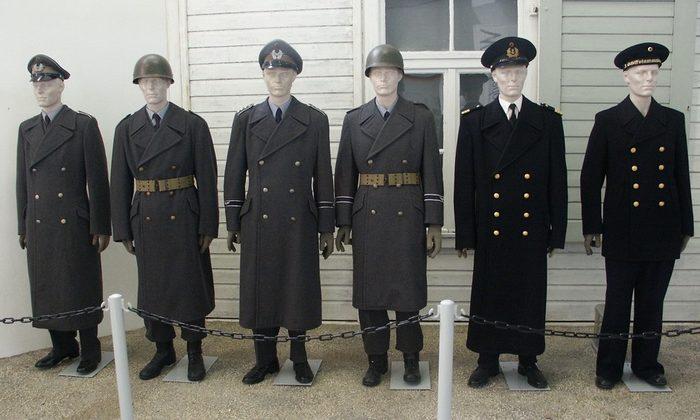Военная форма из шинельного сукна 