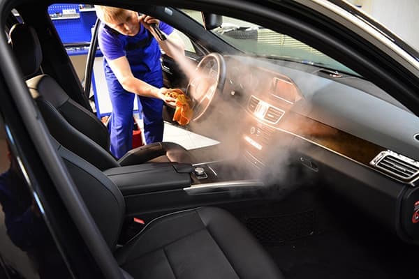 химчистка паром салона автомобиля
