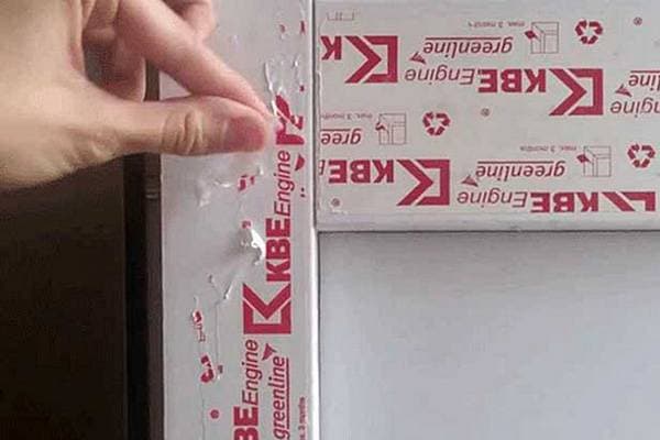 удалить защитную пленку
