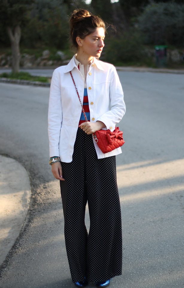 белый пиджак с черными брюками