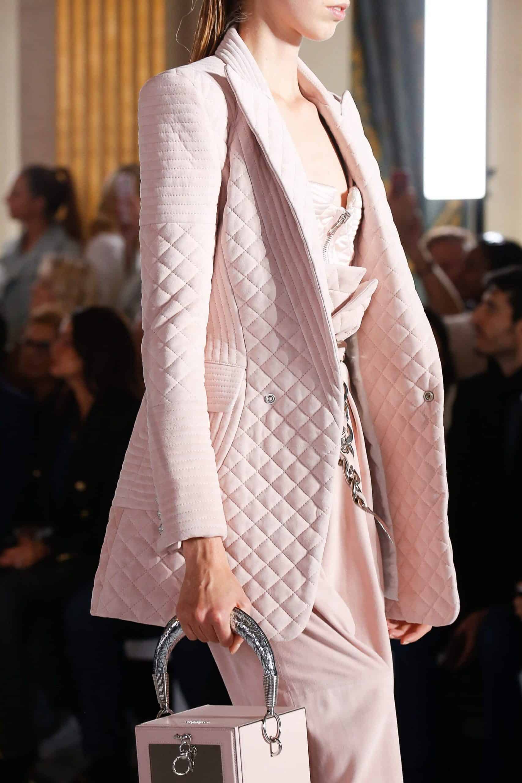 как стать дизайнером одежды