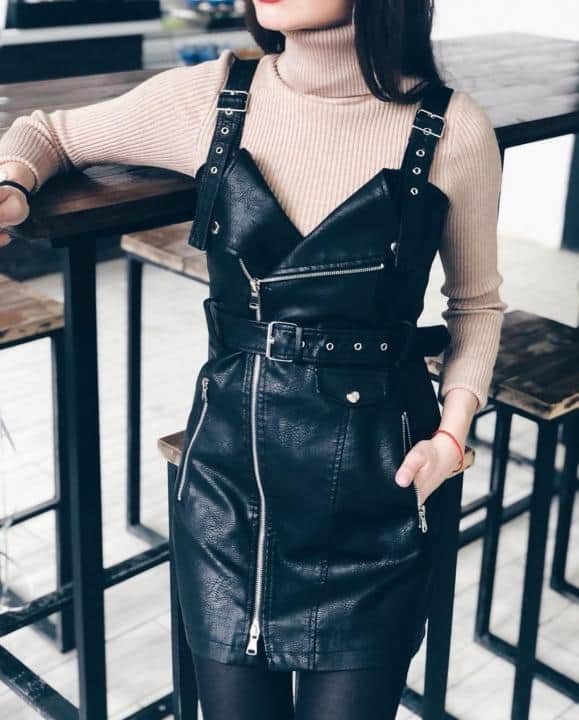 кожаный сарафан с водолазкой