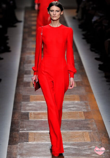 как носить красную одежду