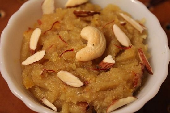 Вкусная манная каша на воде с цукатами или изюмом