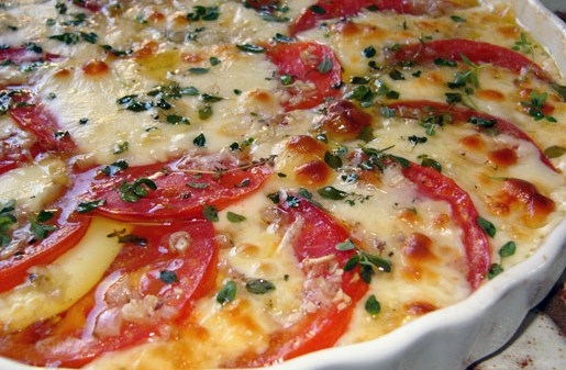 Шампиньоны с картошкой и помидорами в духовке
