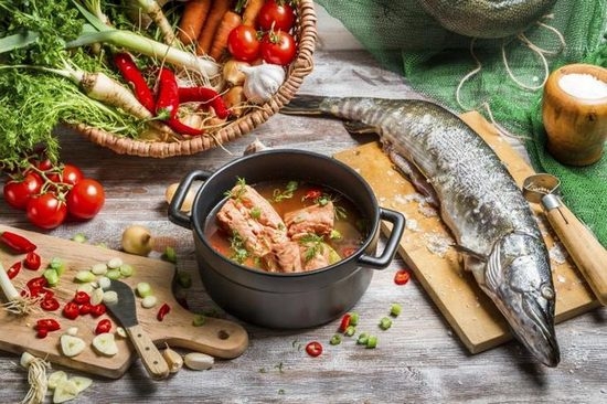Как запечь фаршированную щуку?