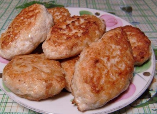 Сочные котлетки из индейки, запеченные в духовке