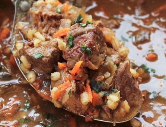 Почему перловку полезно сочетать с мясом?