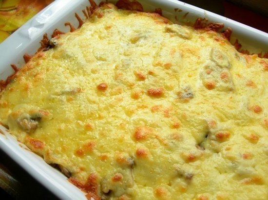 Картофельная запеканка с грибами в духовке