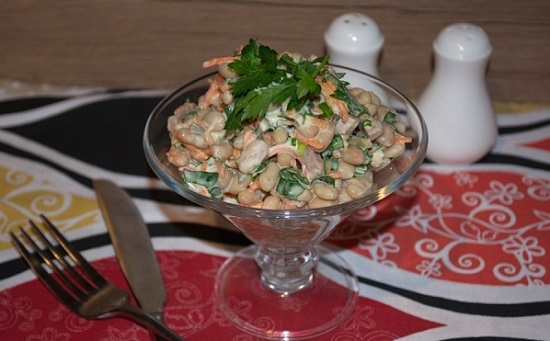 Салат с консервированной белой фасолью