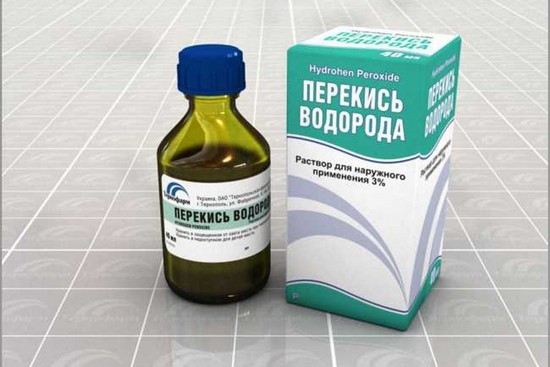 Как осветлить волосы при помощи перекиси водорода самостоятельно?