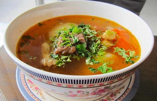 Шурпа с говядиной и мукой