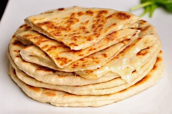 Лепешки с сыром на сковороде