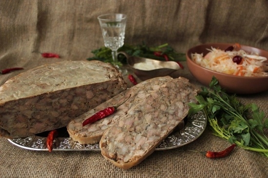 Сальтисон из свиной головы в домашних условиях