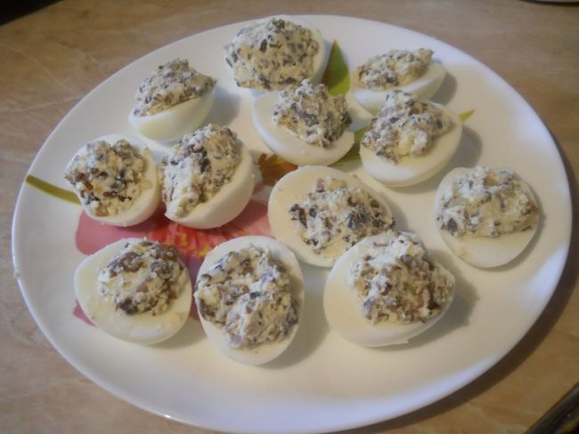 Яйца, фаршированные грибами