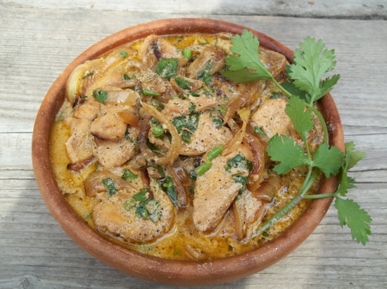 Как вкусно пожарить куриную печень по-строгановски?
