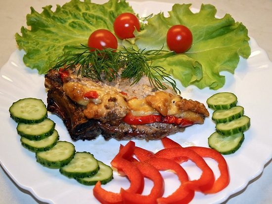 Корейка свиная запеченная в духовке под сыром