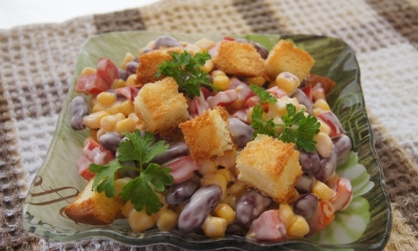 Салат с фасолью и кукурузой: рецепт