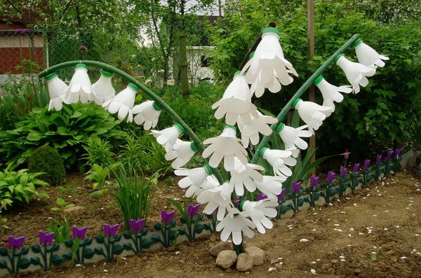 Ландыши из пластиковых бутылок