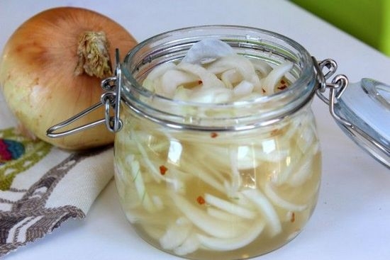 Как замариновать лук для шашлыка с уксусом?