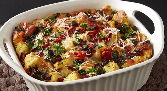 Салат с вялеными помидорами и курицей