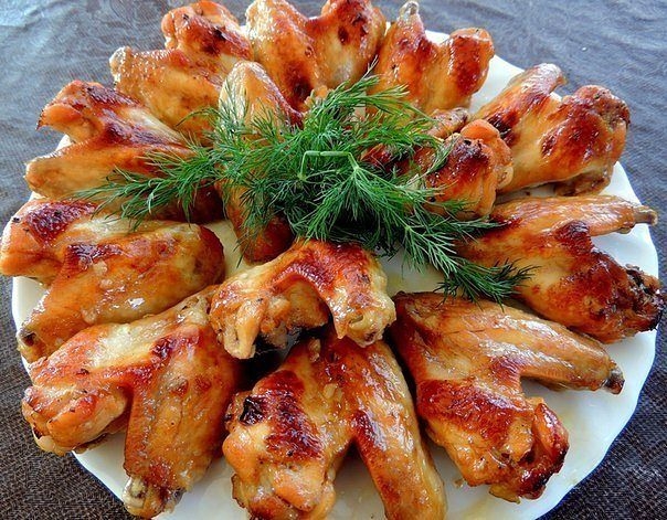 Куриные крылышки с ананасами в рукаве
