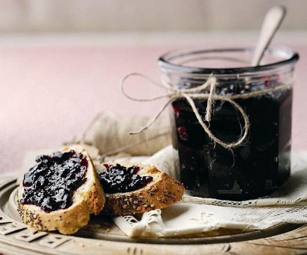 Джем из черной смородины и вишни