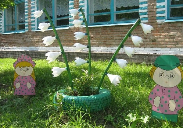 Ландыши из пластиковых бутылок