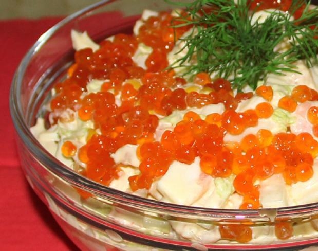 Салат с кальмарами и икрой
