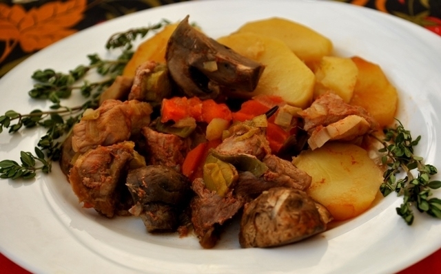 Жаркое из свинины в мультиварке: рецепт