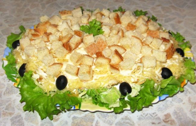 Салат из кальмаров с сыром