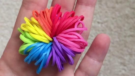 Как сделать чехол для телефона из резинок?