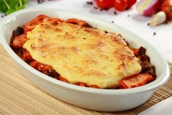 Запеканка с фаршем, картошкой и помидорами