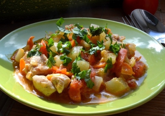 Куриное филе с овощами на скорую руку