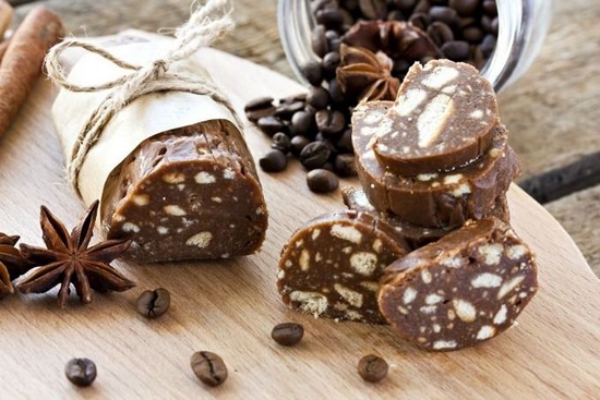 Сладкая колбаска из печенья со сгущенкой: рецепт и советы профессионалов