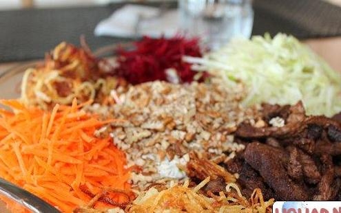 Салат Козел в огороде с пекинской капустой