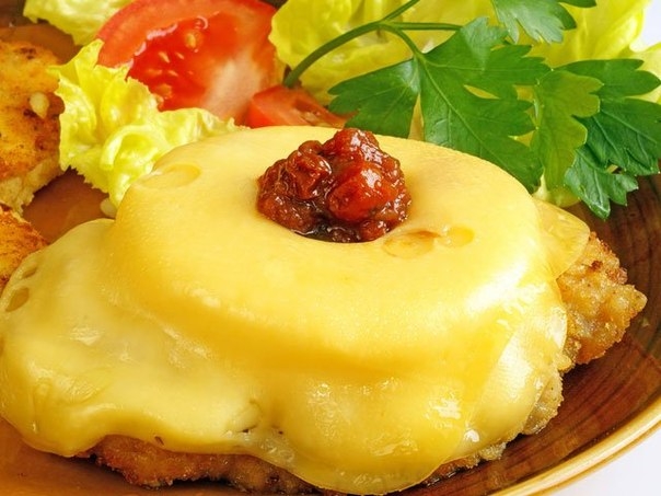 Отбивные с ананасом и сыром