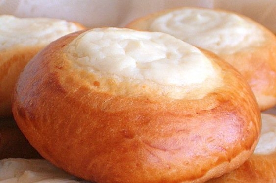 Ватрушки из сдобного дрожжевого теста