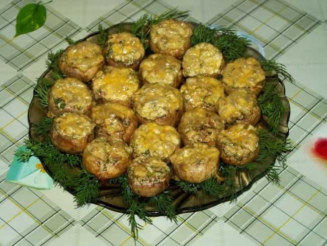 Запеченные шампиньоны с сыром и луком