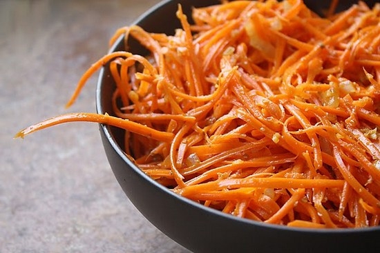 Салат с корейской морковью и курицей
