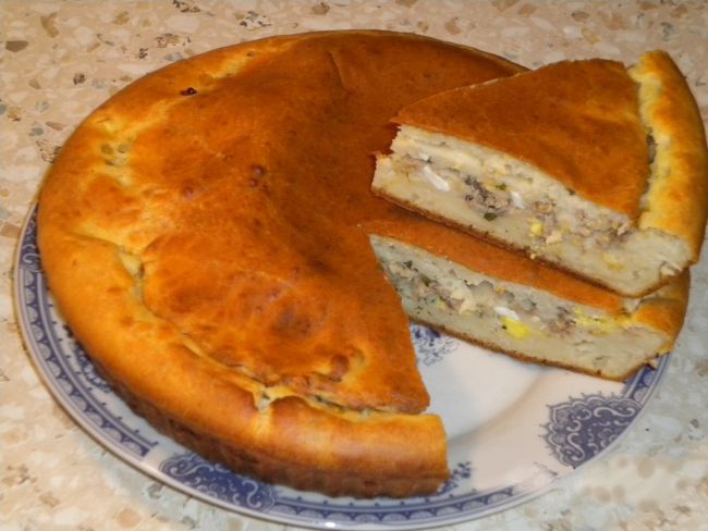 Быстрый пирог на кефире с мясом