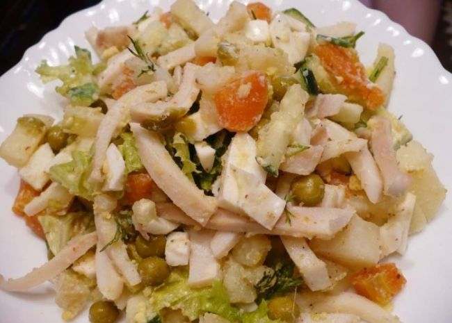 Салат из кальмаров с морковью и картофелем