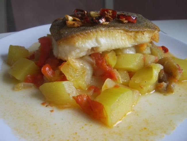 Палтус, запеченный в духовке с овощами