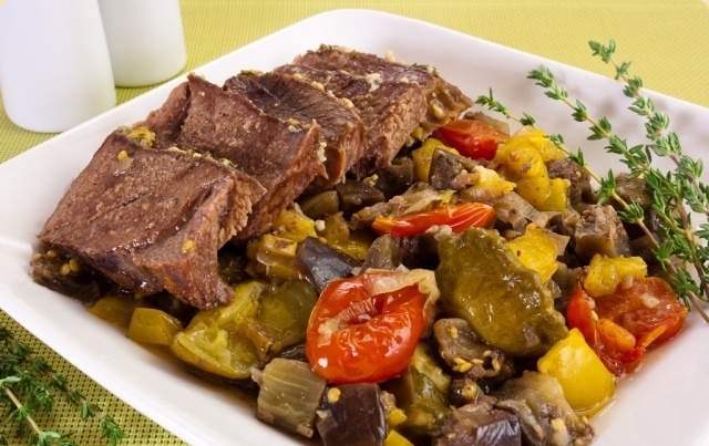 Баранина в мультиварке с овощами: приготовление