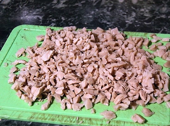 Отвариваем мясо кальмаров