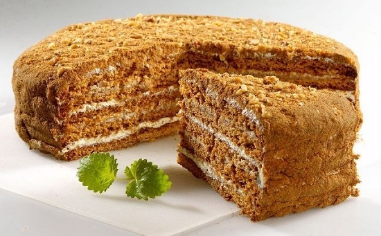 Вкусный «Медовик» со сметанным кремом