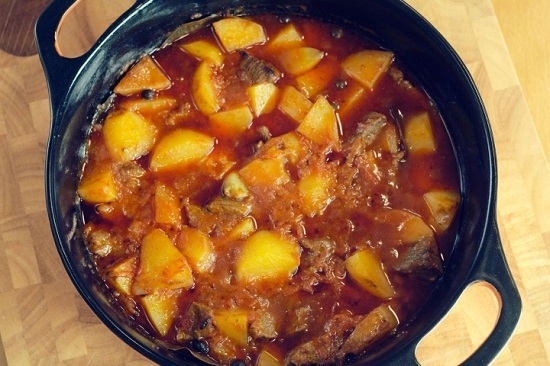 Жаркое из говядины с картошкой в казане