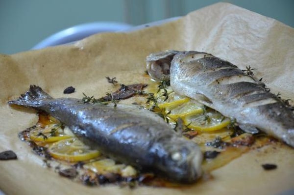 Форель, запеченная в духовке целиком